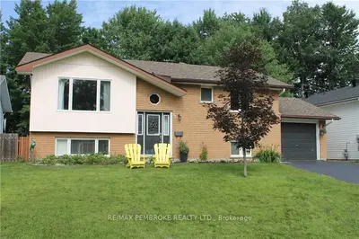 59 WOODLAND Crescent, Petawawa, ON K8H 3L9