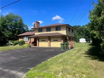 11 SUNSET Crescent, Petawawa, ON K8H 2L8