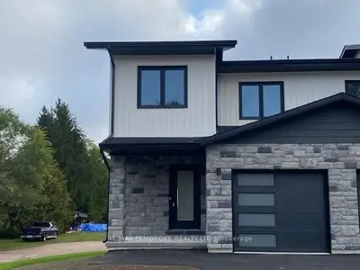 45 Northbrook Road, Petawawa, On K8h 3n5