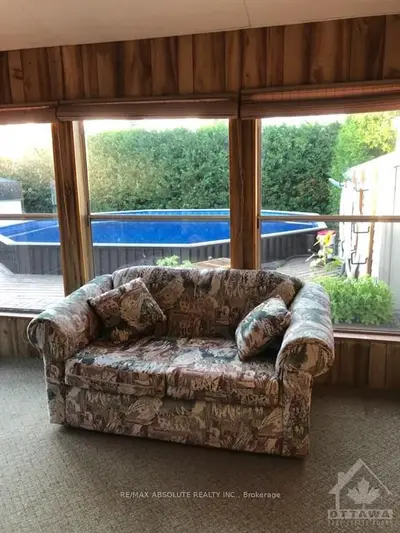305 Gleneagles Avenue, Orleans - Cumberland And Area, On K1e 1l7