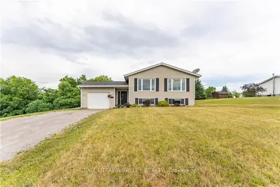 42 Robertson Drive, Whitewater Region, On K0j 1c0