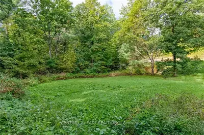 2549 Calabogie Road, Greater Madawaska, On K0j 1g0