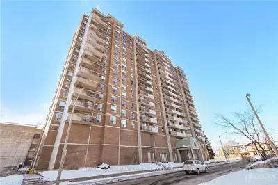 200 LAFONTAINE Avenue 504, Vanier and Kingsview Park, ON K1L 8K8