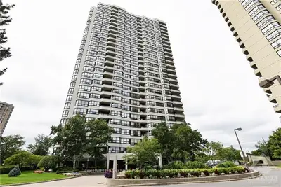 1510 RIVERSIDE Drive 2402, Alta Vista and Area, ON K1G 4X5