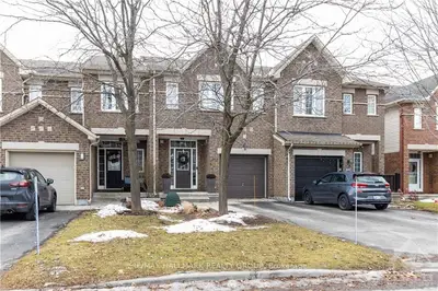 831 SCHOONER Crescent, Blossom Park - Airport and Area, ON K1V 1Y2