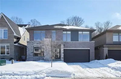 183 AVRO Circle, Manor Park - Cardinal Glen and Area, ON K1K 4Y9