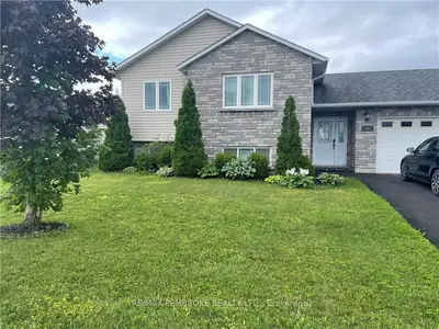12 GREENVALE Crescent, Petawawa, ON K8H 3S2