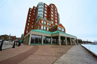 11 BROAD Street 404, Brockville, ON K6V 4T5