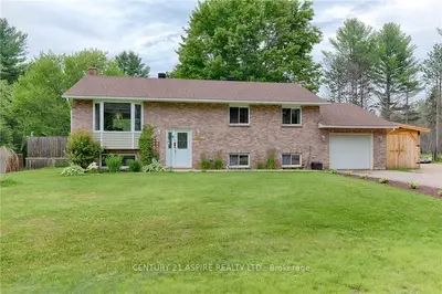 528 DORAN Road, Petawawa, ON K8H 2W8