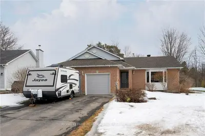 27 QUEENSTON Drive, Stittsville - Munster - Richmond, ON K0A 2Z0