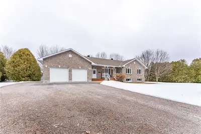 782 LOCKSLEY Road, Laurentian Valley, ON K8A 6W5