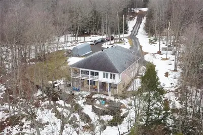 270 HANNA Road, Tay Valley, ON K0H 2B0