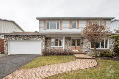 25 NANCY Avenue, South of Baseline to Knoxdale, ON K2H 8L3