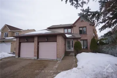 591 DU BUISSON Crescent, Orleans - Cumberland and Area, ON K4A 3A4