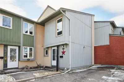 42B BENLEA Drive, Tanglewood - Grenfell Glen - Pineglen, ON K2G 4A9