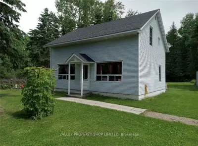 31528 Highway 17, Laurentian Hills, On K0j 1j0