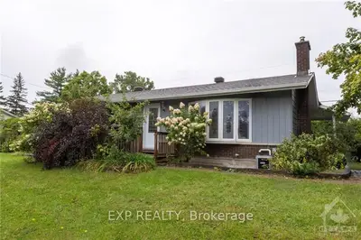 1371 CHARTRAND Avenue, Orleans - Cumberland and Area, ON K1E 1H7