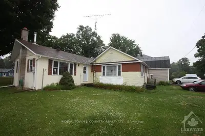 12 PERTH Street, Rideau Lakes, ON K0G 1V0