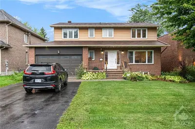 722 GOLDEN Avenue, Carlingwood - Westboro and Area, ON K2A 2G4