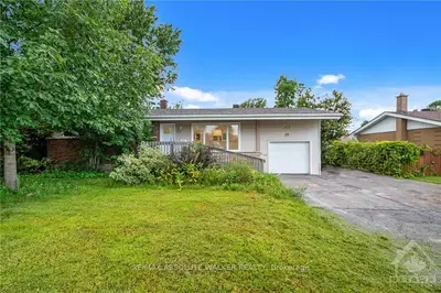 39 Majestic Drive A, South Of Baseline To Knoxdale, On K2g 1c6