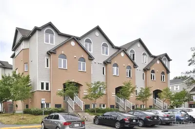 1092 Georgeton, Manor Park - Cardinal Glen And Area, On K1k 2w7