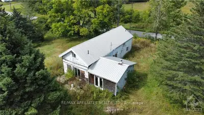 521 LOWER OAK LEAF Road, Leeds and the Thousand Islands, ON K0E 1B0