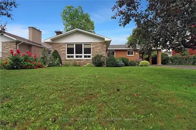 115 LOCHIEL Street S, Renfrew, ON K7V 1W6