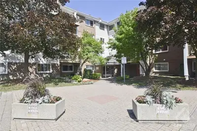 280 BRITTANY Drive 114, Manor Park - Cardinal Glen and Area, ON K1K 4M4