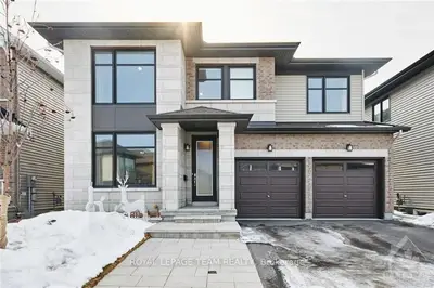732 CARNELIAN Crescent, Blossom Park - Airport and Area, ON K1X 0A9