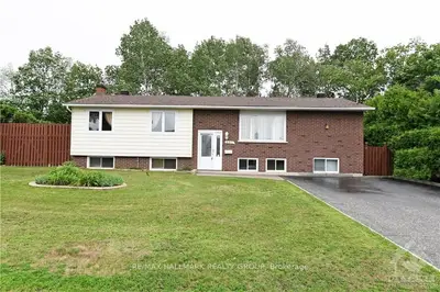 995 SAINT-JACQUES Street, Clarence-Rockland, ON K4K 1C1