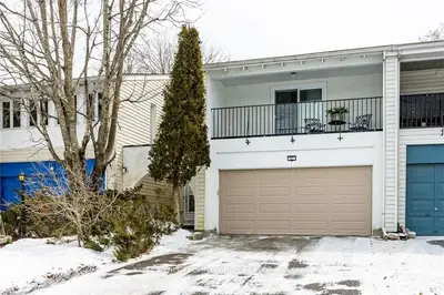 83 GRADY Crescent, South of Baseline to Knoxdale, ON K2H 5S2