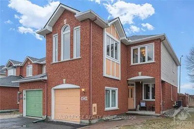 1542 TONILEE Drive, Cyrville - Carson Grove - Pineview, ON K1J 1C1