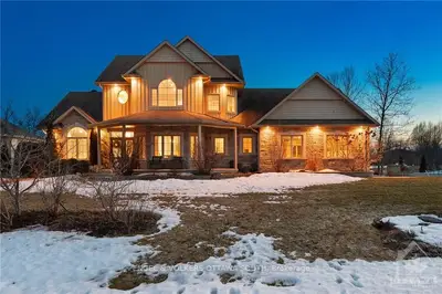 6845 SUNCREST Drive, Greely - Metcalfe - Osgoode - Vernon and Area, ON K4P 0B2