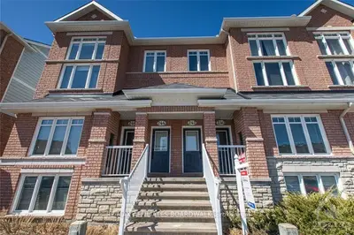 240 TIVOLI, Cityview - Parkwoods Hills - Rideau Shore, ON K2E 0A6