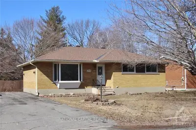 1144 MINNETONKA Road, Parkway Park - Queensway Terrace S and Area, ON K2C 2T9