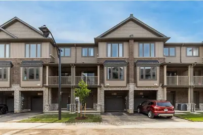 Att/Row/Townhouse in Hamilton