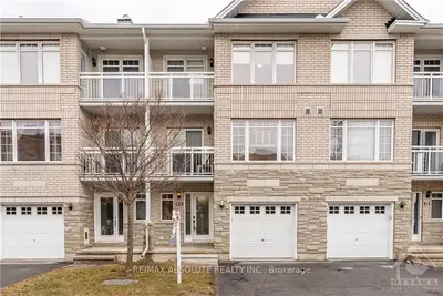 139 CORINTH, Cityview - Parkwoods Hills - Rideau Shore, ON K2E 0A8