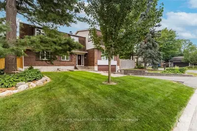1994 HOLLYBROOK Crescent, Beacon Hill North - South and Area, ON K1J 7Y6