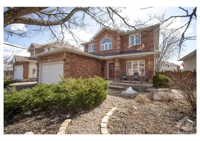1105 GRENON Avenue, Britannia Heights - Queensway Terrace N and Area, ON K2B 1A9
