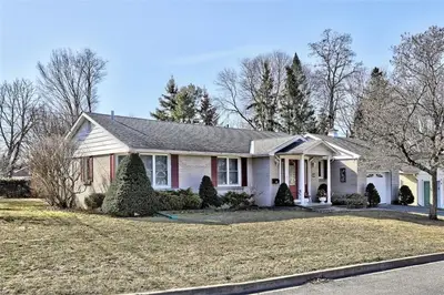 19 PARKVIEW Boulevard, Brockville, ON K6V 1M2