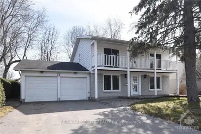 38 ASHGROVE Crescent, South of Baseline to Knoxdale, ON K2G 0S3