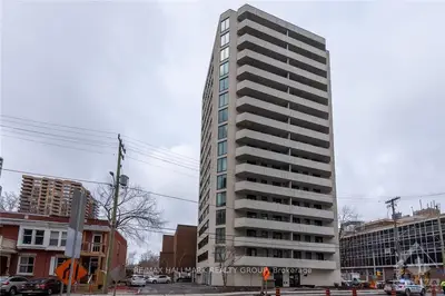 200 BAY Street 1702, Ottawa Centre, ON K1R 7W8