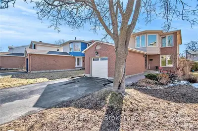 6058 MEADOWHILL Crescent, Orleans - Convent Glen and Area, ON K1C 5S1