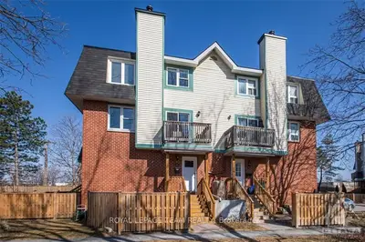 8 TERRACE Drive 218, Bells Corners and South to Fallowfield, ON K2H 9J2