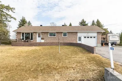 906 RUSSELL Road, Clarence-Rockland, ON K0A 2A0