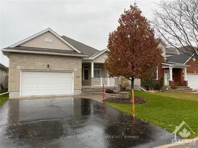 204 JANET Way, Orleans - Cumberland and Area, ON K4A 5E1