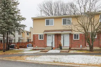 6402 BILBERRY Drive, Orleans - Convent Glen and Area, ON K1C 4P4