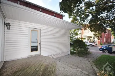 512 St Lawrence Street, North Dundas, ON K0C 2K0
