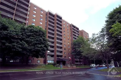 1100 Ambleside Drive 1003, Woodroffe, On K2b 8g6