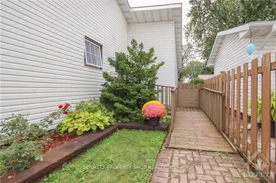1381 Leigh Crescent, Cyrville - Carson Grove - Pineview, On K1j 8e5